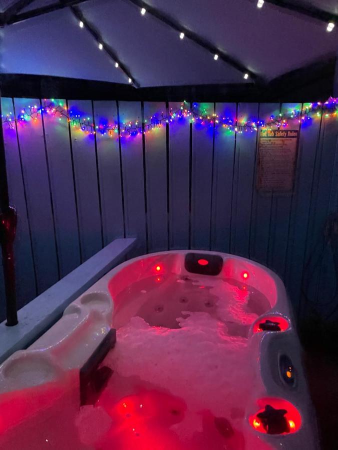 Bankhead Accommodation With Hot Tub Aberdeenshire Gamrie ภายนอก รูปภาพ