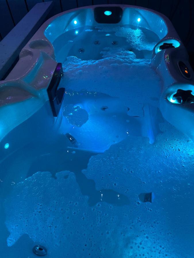 Bankhead Accommodation With Hot Tub Aberdeenshire Gamrie ภายนอก รูปภาพ