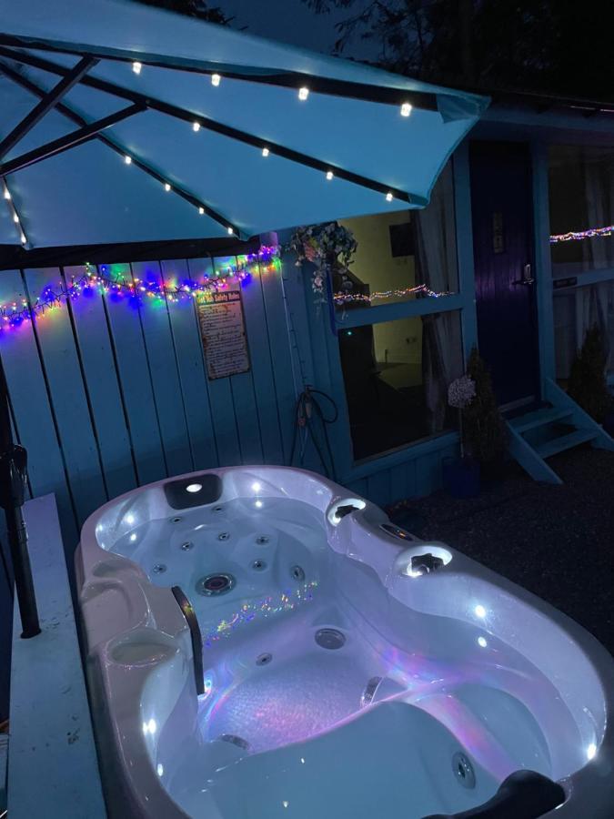 Bankhead Accommodation With Hot Tub Aberdeenshire Gamrie ภายนอก รูปภาพ
