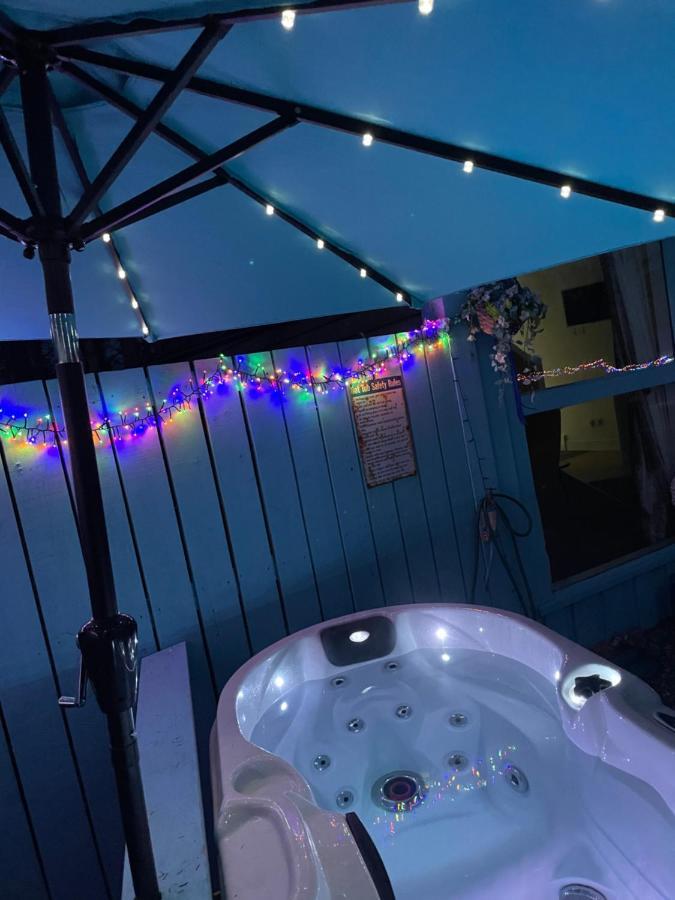 Bankhead Accommodation With Hot Tub Aberdeenshire Gamrie ภายนอก รูปภาพ